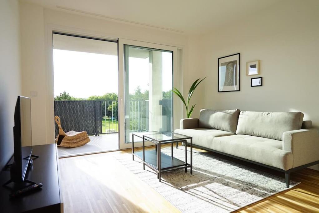Apartment With Terrace Near Metro Station And Spa Vienna Exterior photo